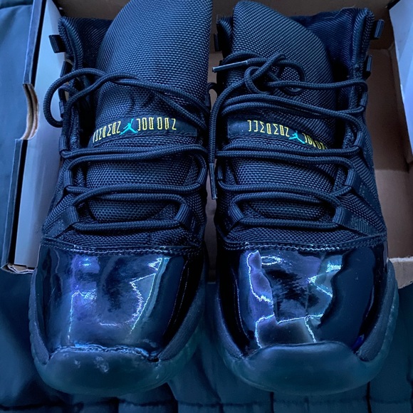 Gamma Blue Jordan 11s - Picture 2 of 6